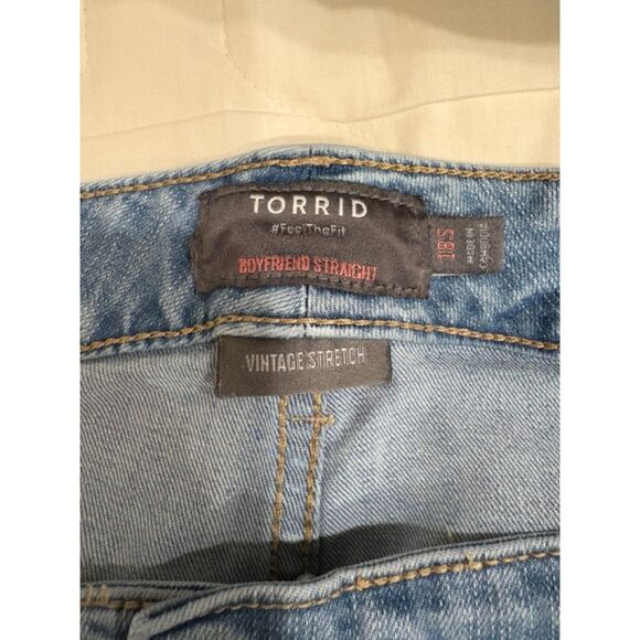 Torrid Boyfriend Straight Distressed Jeans 18 Short - EUC - Picture 4 of 11
